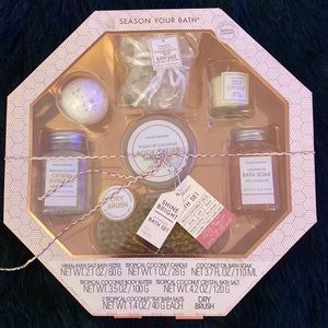 8 piece tropical coconut bath set, NWOT